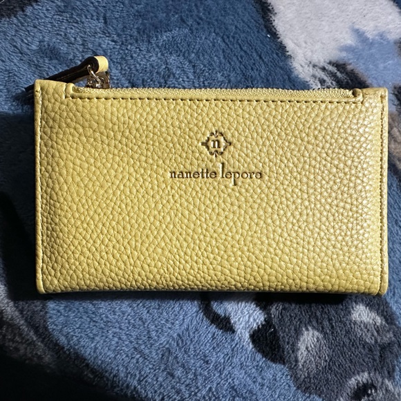 π¨SALE!! Nanette Lepore yellow wallet New without tags. - Picture 1 of 9